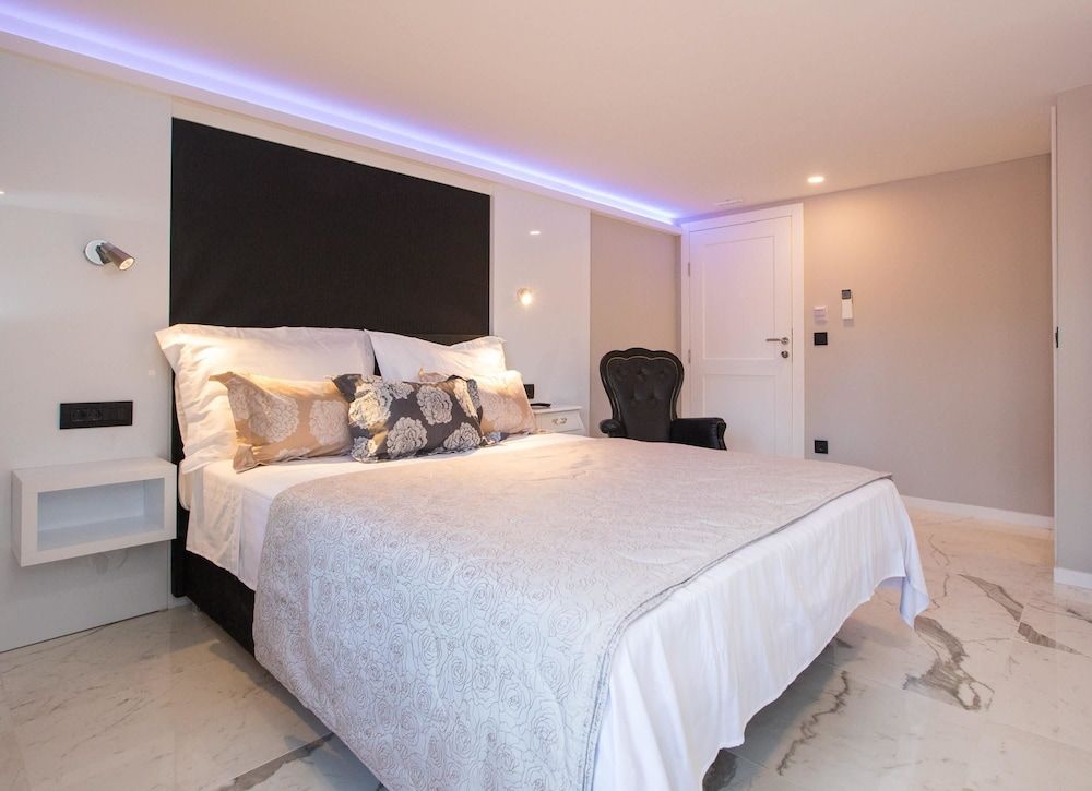 Luxury Double or Twin Room (5)
