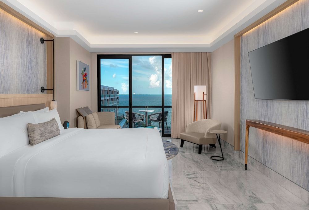 Deluxe Suite, 1 King Bed, Ocean View