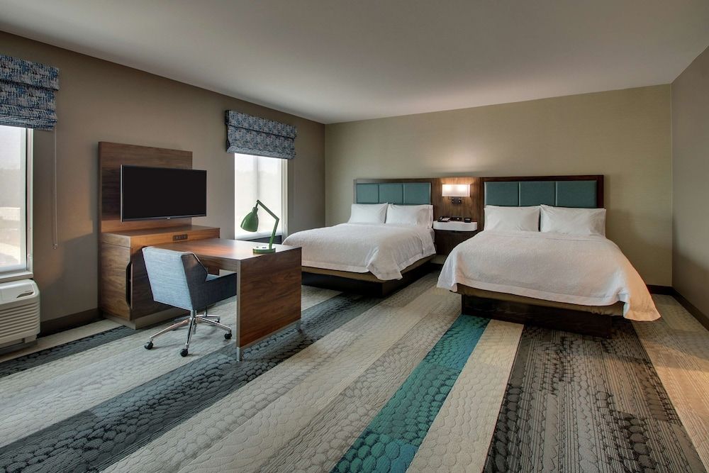 Studio, 2 Queen Beds, Refrigerator & Microwave (Wet bar)