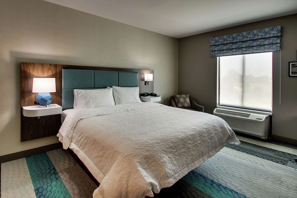Room, 1 King Bed, Accessible, Bathtub