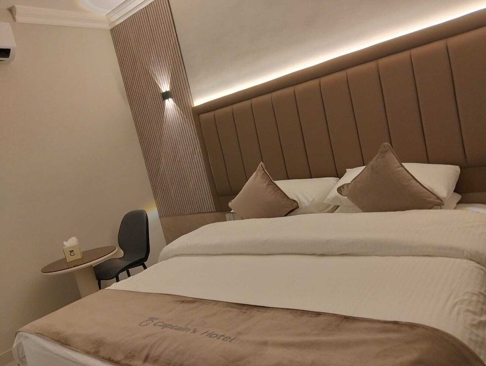 Captain's Hotel Deluxe Single Room 2