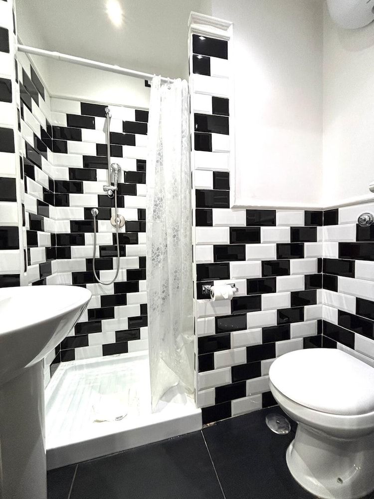 Palace Rome - Hostel Standard Double or Twin Room 16