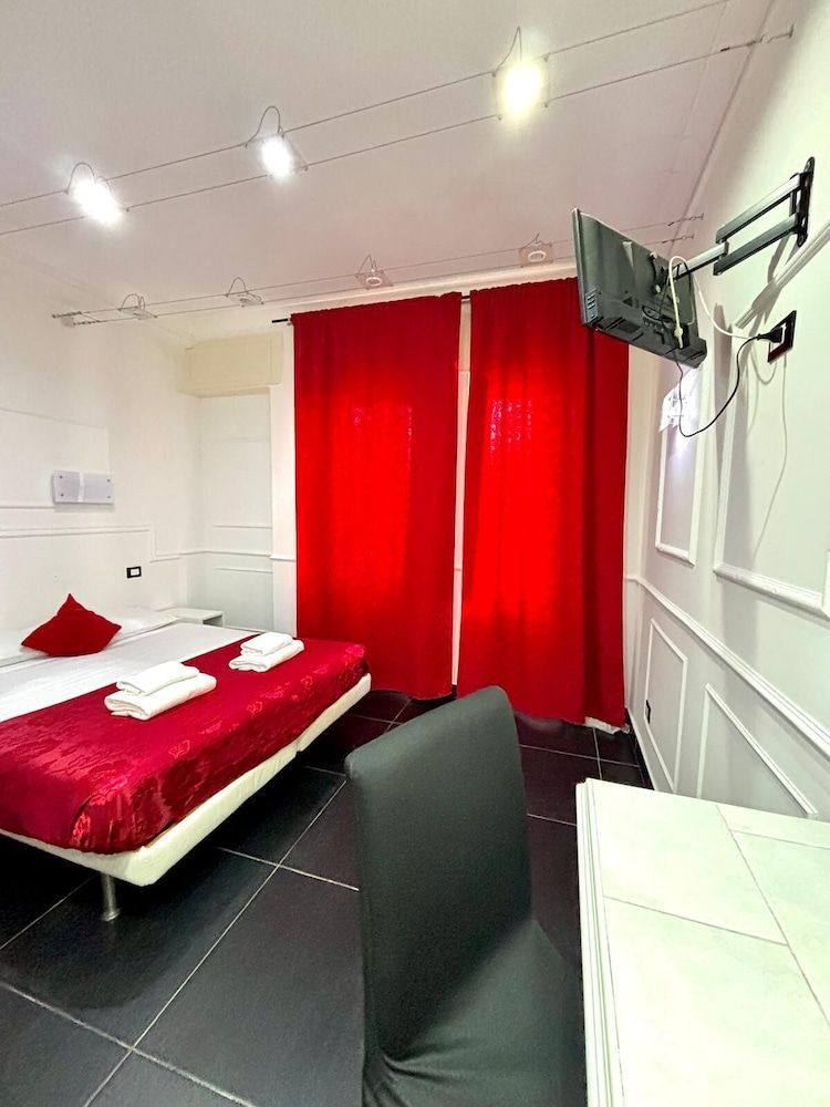 Palace Rome - Hostel Standard Double or Twin Room 3
