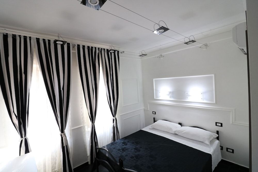 Palace Rome - Hostel Standard Double or Twin Room 20