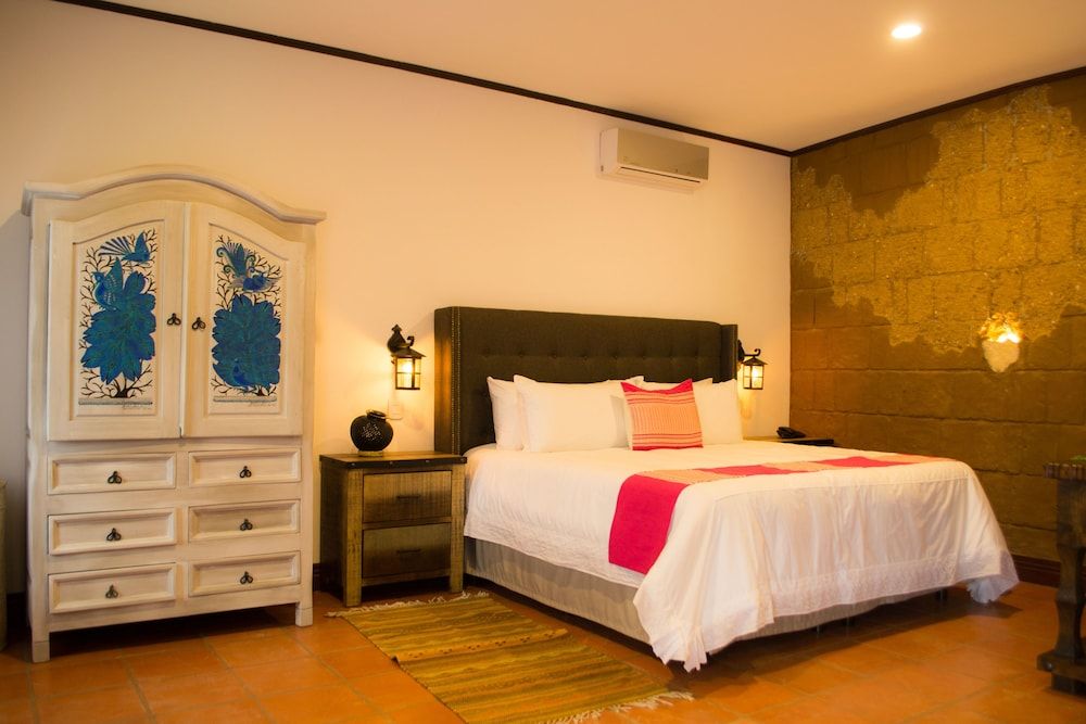 Casa de Adobe Gallery & Luxury Boutique Master Suite 4