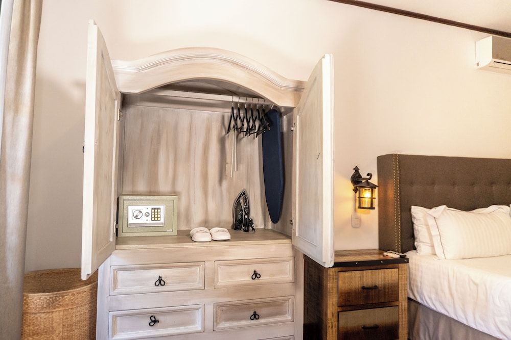 Casa de Adobe Gallery & Luxury Boutique Junior Room, 2 Queen Beds 12