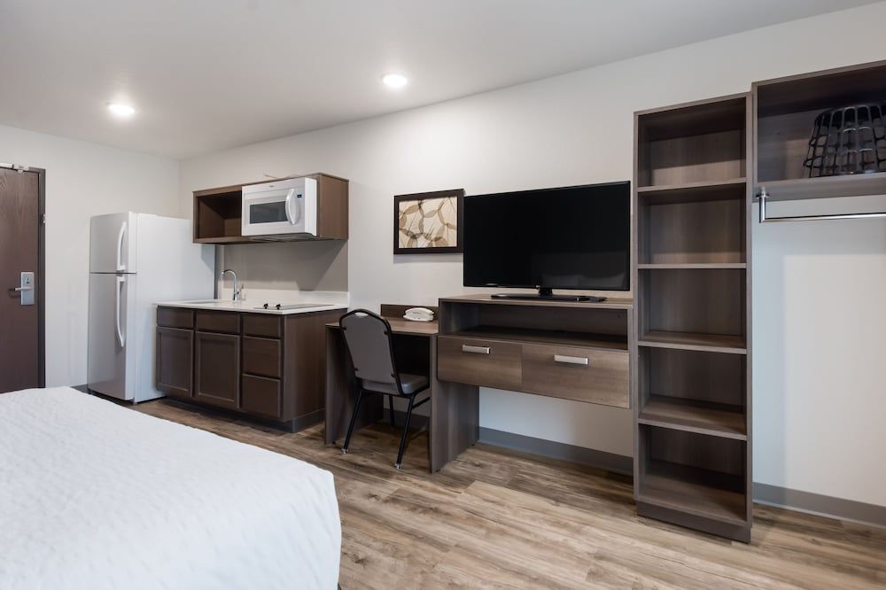 undefined WoodSpring Suites Orlando I-4 & Convention Center 9