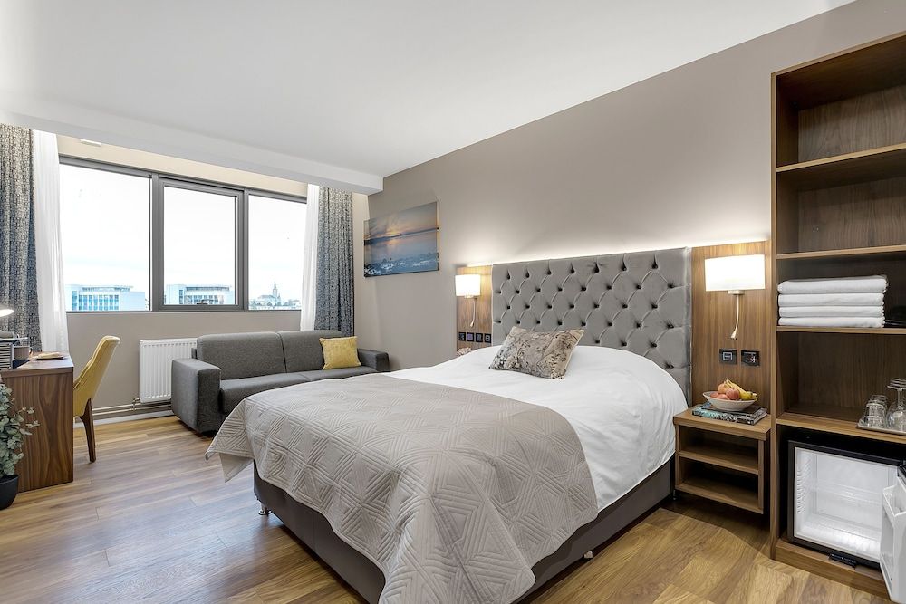 Alva Hotel Standard Quadruple Room 2