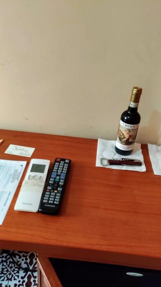 Nicolas Inn Standard Double Room 8