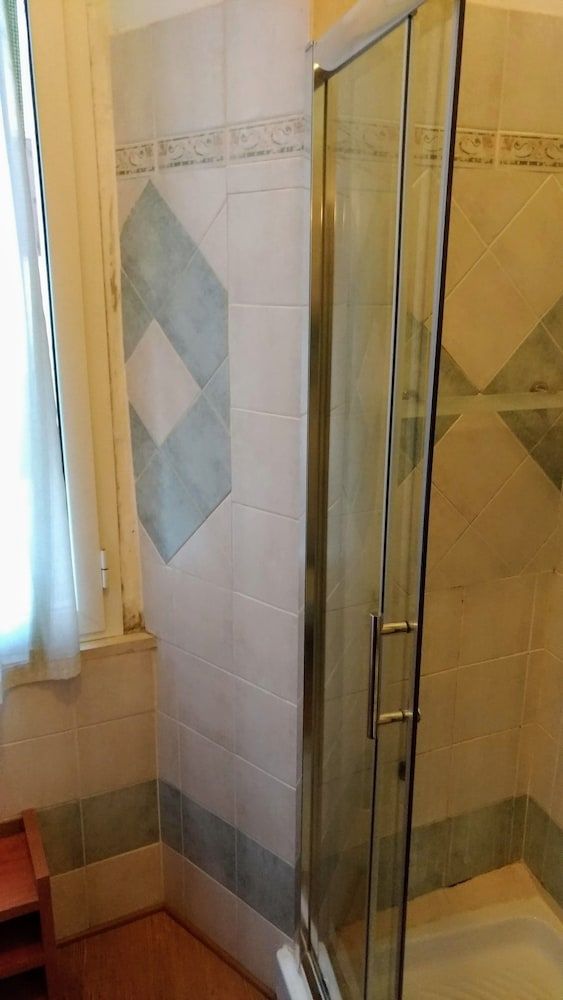 Nicolas Inn Standard Double Room 15