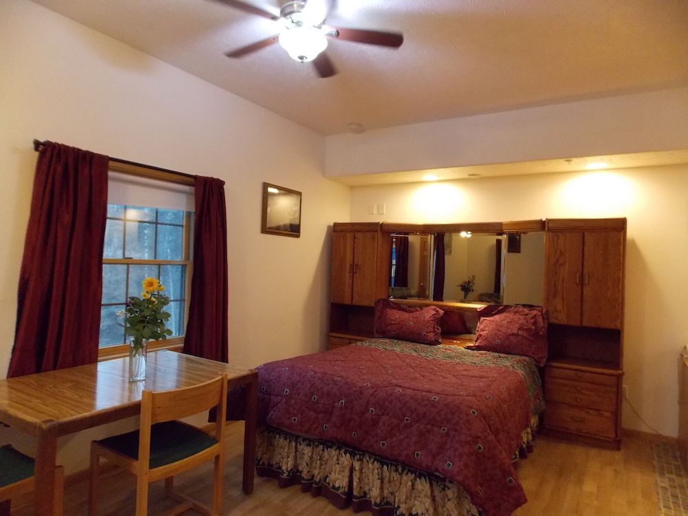 Fairbanks Extended Stay Signature Studio Suite, Kitchen 3