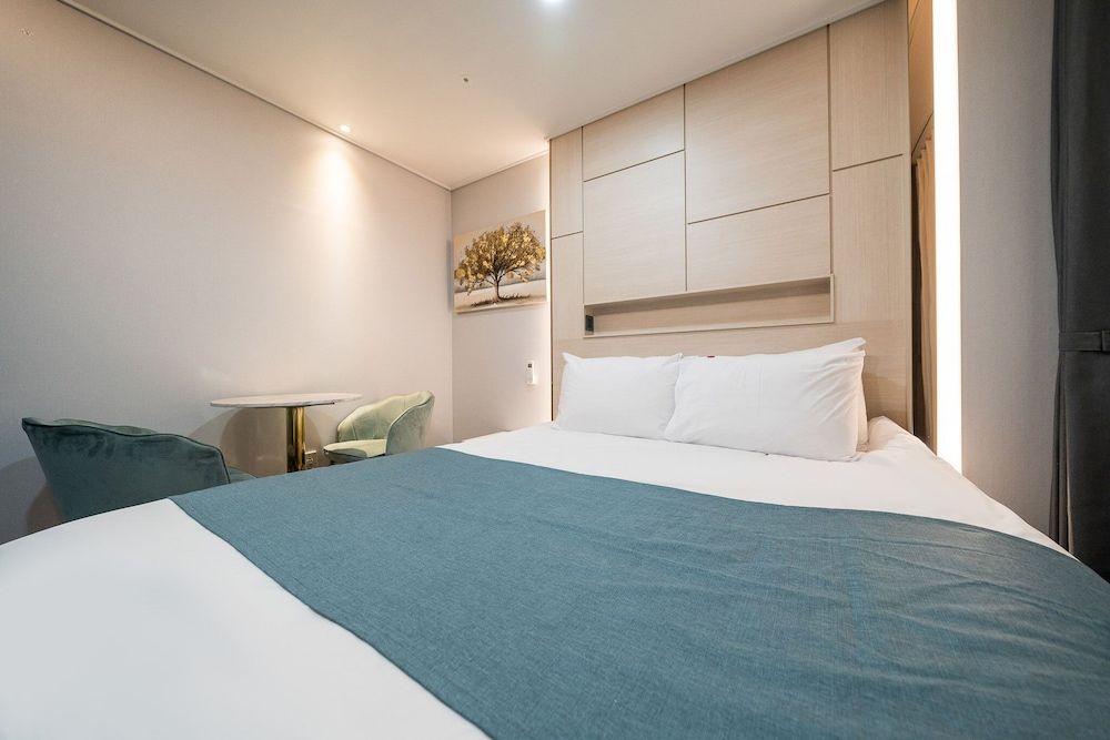 Griffin Bay Hotel Standard Double Room 3