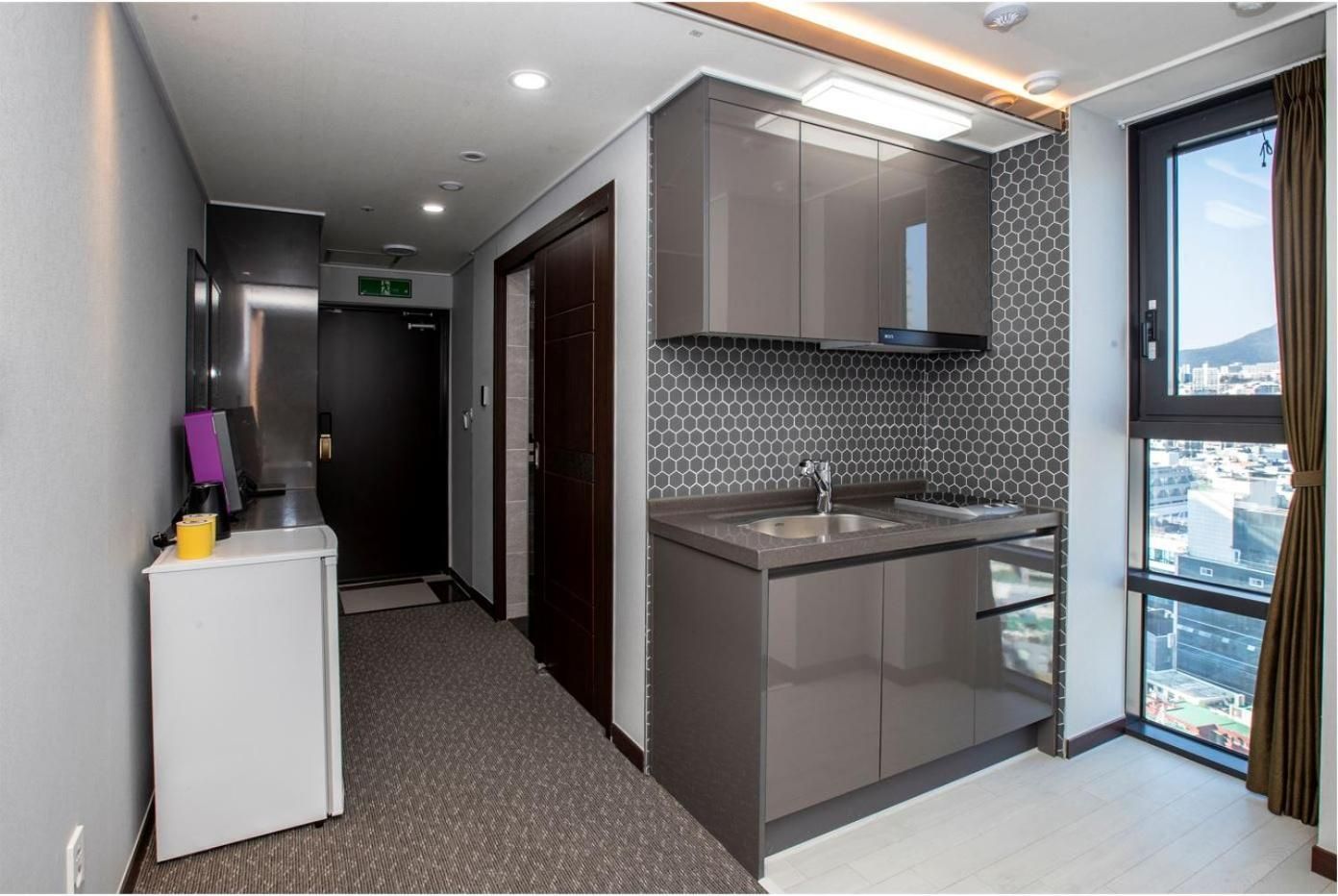 undefined Griffin Bay Hotel 10