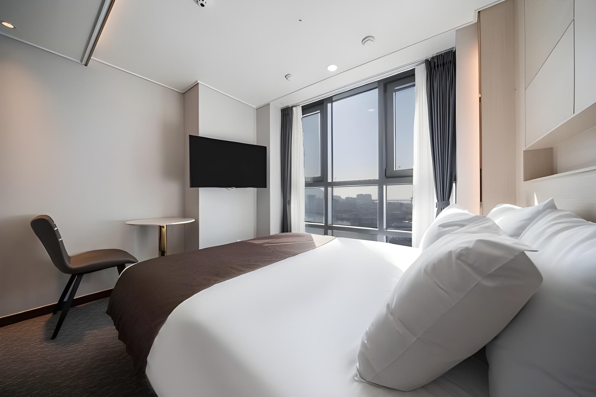 undefined Griffin Bay Hotel 5