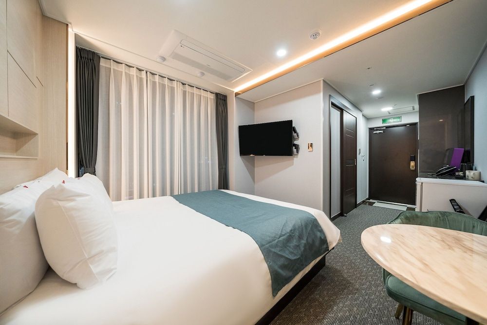 Griffin Bay Hotel Standard Double Room 5