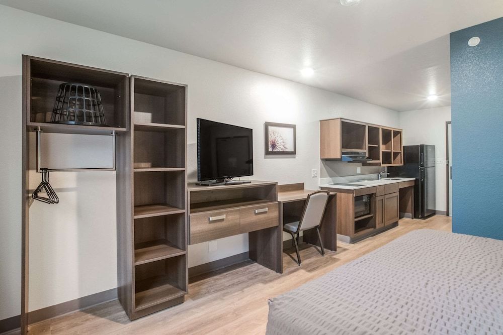 WoodSpring Suites Atlanta McDonough Room, 1 Queen Bed, Accessible, Non Smoking 4