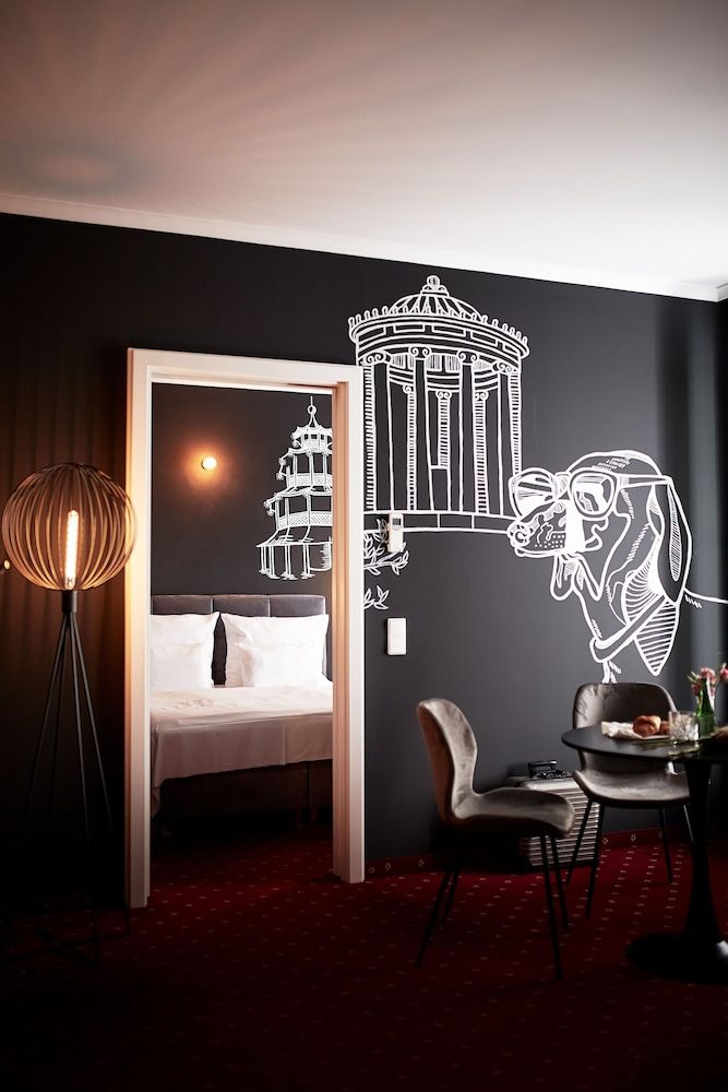 WDREI Hotel Superior Double Room, Balcony, Courtyard Area 4