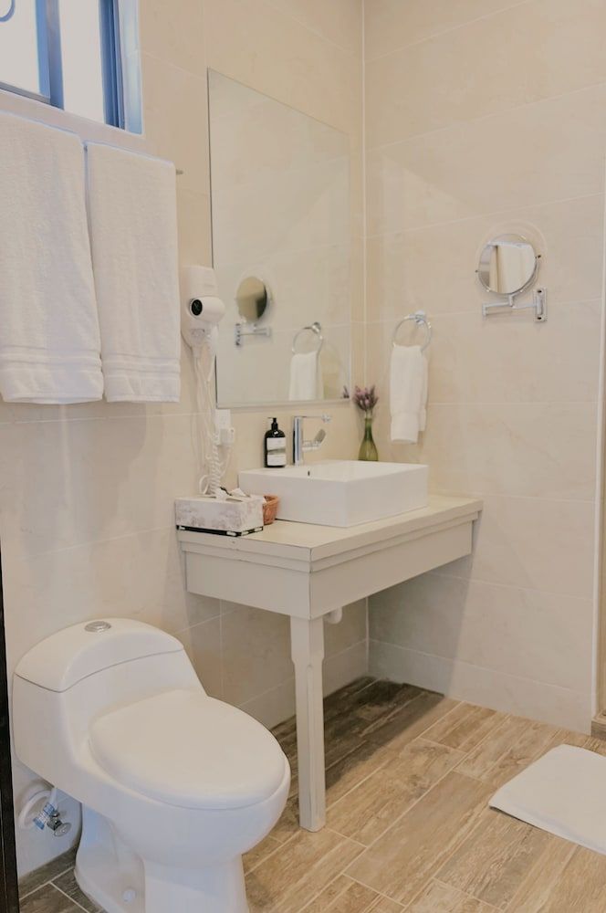 Entrevalle Hotel Boutique Deluxe Quadruple Room 8