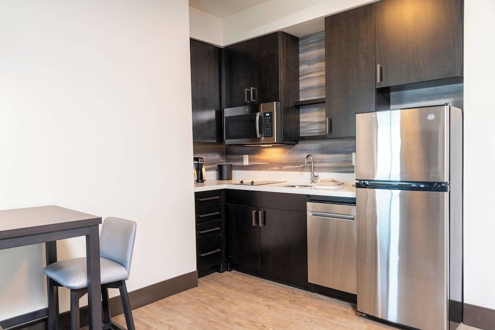 Studio, 1 King Bed with Sofa bed, Non Smoking (Mobility/Hearing Accessible, Tub)