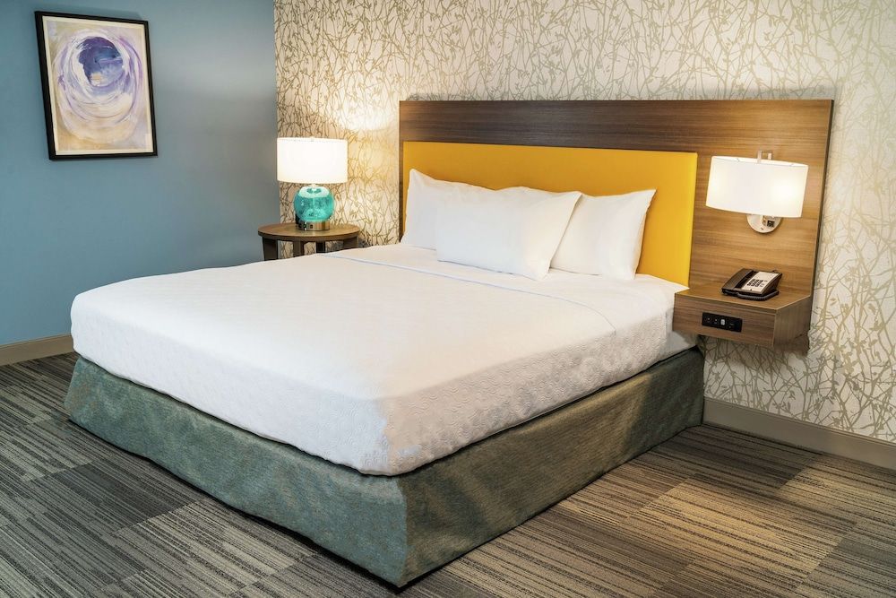 Studio, 1 King Bed, Accessible, Bathtub (Mobility/ Hearing)