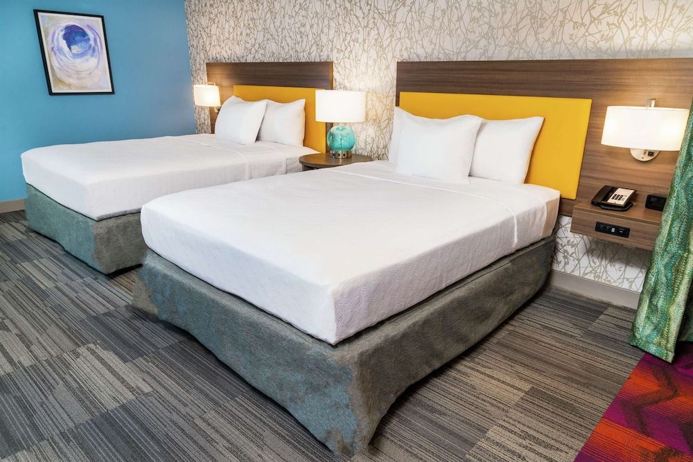Studio, 2 Queen Beds, Accessible (Mob/Hearing, Roll-In Shower)