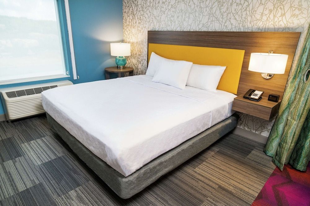 Studio, 1 King Bed, Accessible, Bathtub (Mobility/ Hearing)