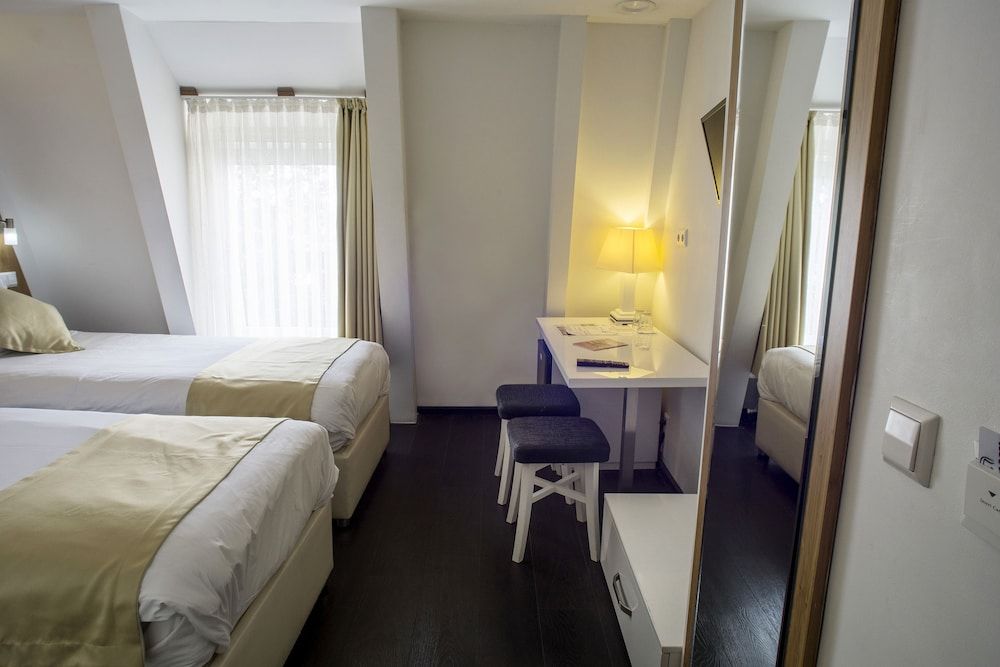 Hotel Larende Standard Room, 2 Twin Beds