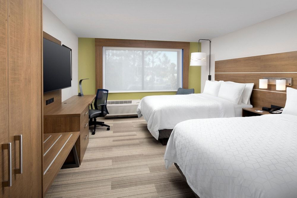 Suite, 2 Queen Beds, Accessible (Mobility, Accessible Tub)