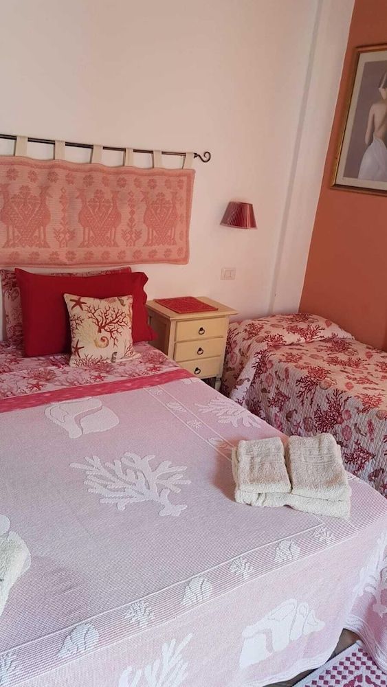 B&B Guest House Il Porto Vecchio Deluxe Quadruple Room 3