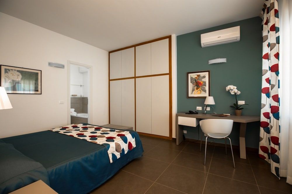 Marbela Apartments & Suites Deluxe Apartment (size L) 2