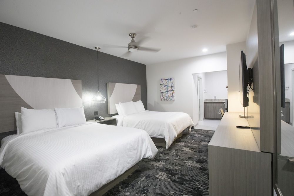 undefined House Hotel 3