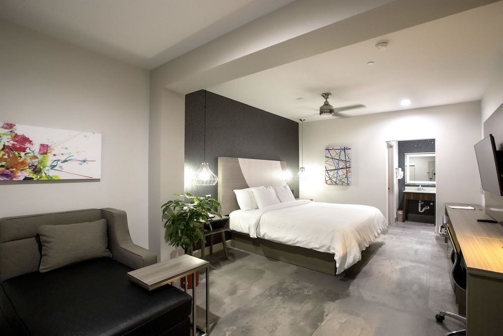 undefined House Hotel