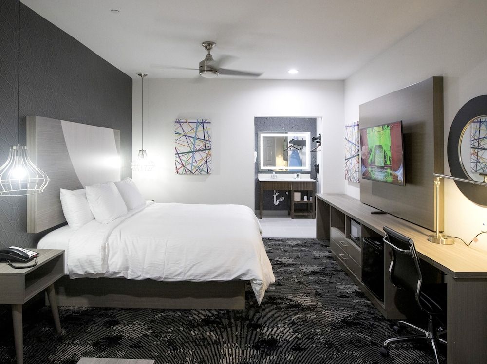 undefined House Hotel 10