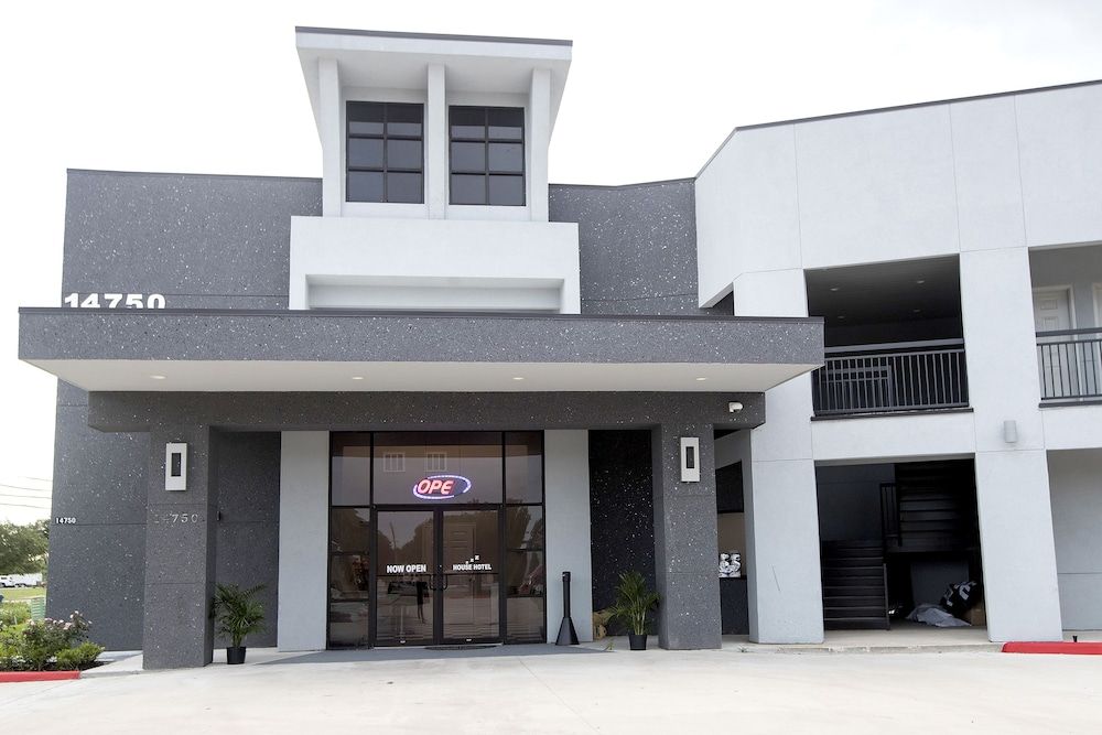 undefined House Hotel 6