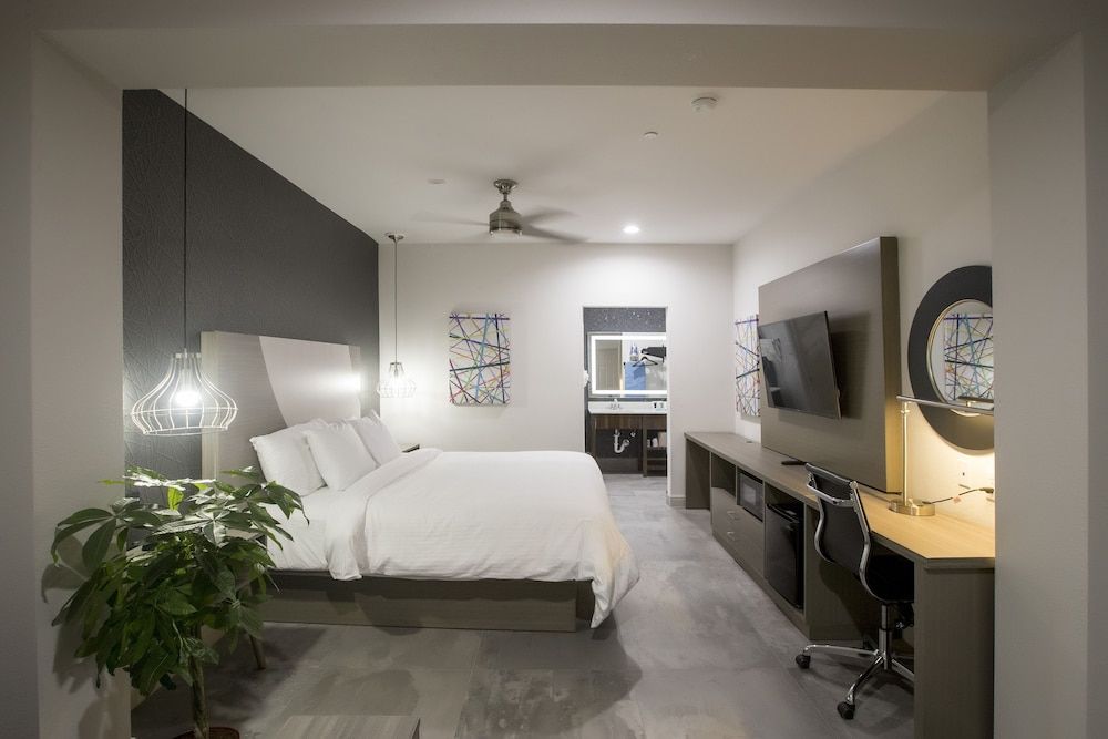 undefined House Hotel 8