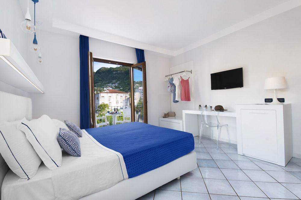 undefined Hotel Leone 4