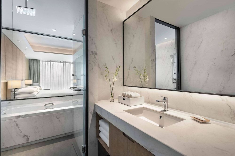 Marriott Executive Apartments Chongqing Studio, 1 King Bed, Non Smoking, City View 2