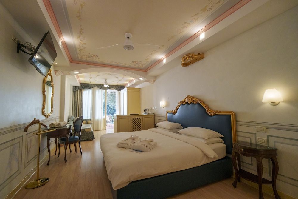 Deluxe Suite, Terrace, Lake View