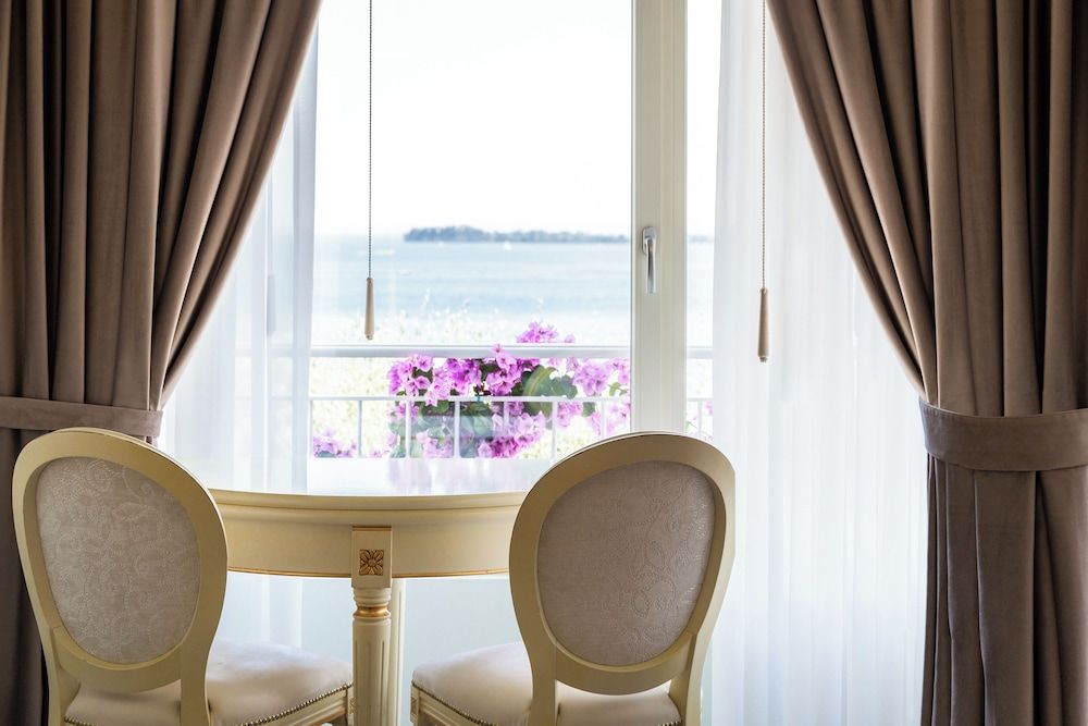 Panoramic Suite, Balcony, Lake View