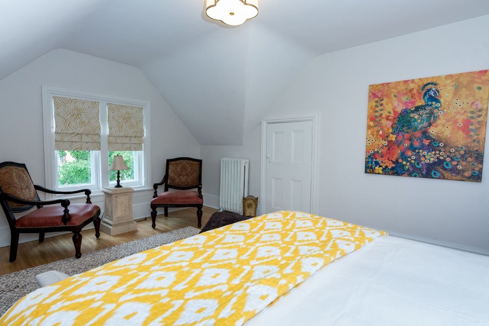 The Secret Garden B&B Inn Room, 1 Queen Bed (Lasalle) 2