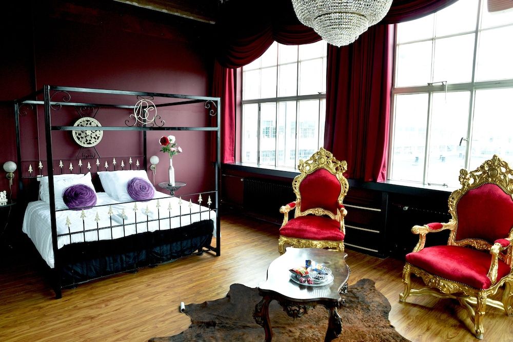 undefined Blue Collar Hotel 8