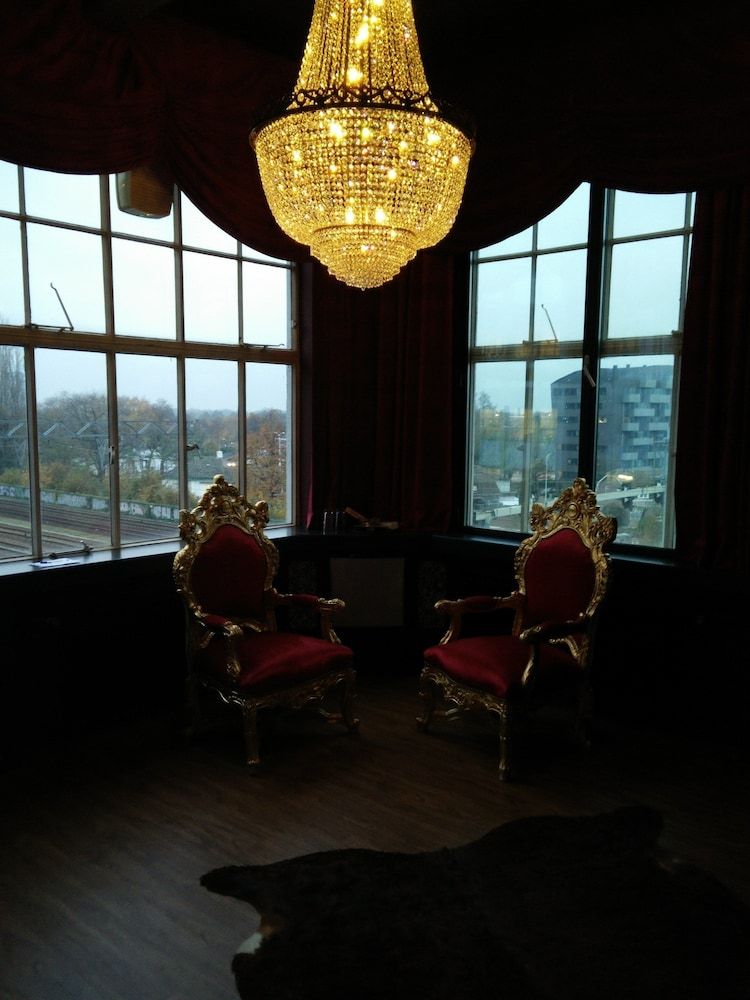 undefined Blue Collar Hotel 9