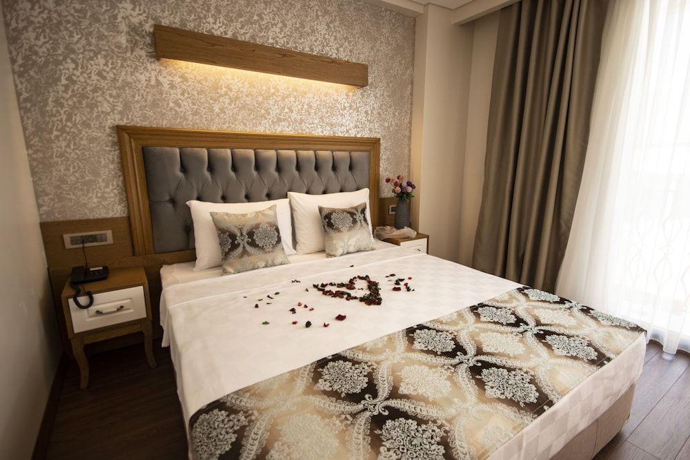 Eliza Hotel Standard Double or Twin Room 3