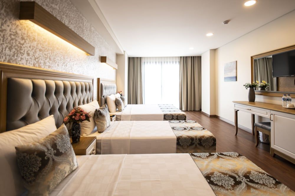 undefined Eliza Hotel 5