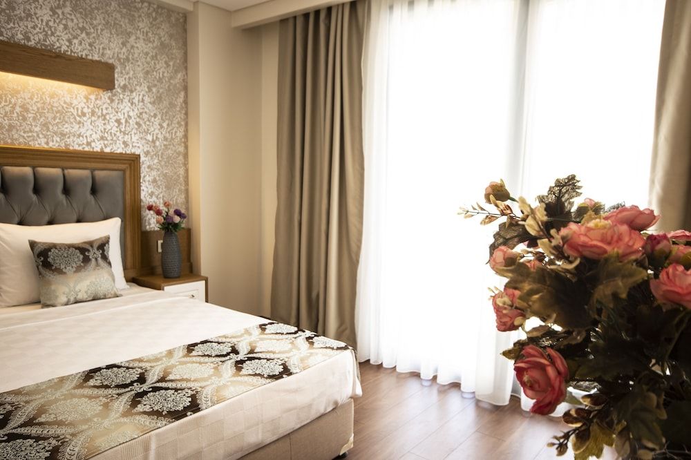 undefined Eliza Hotel 4