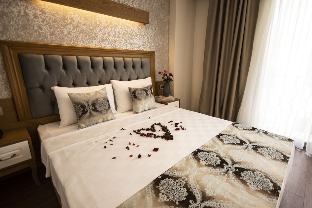 Eliza Hotel Standard Double or Twin Room 9