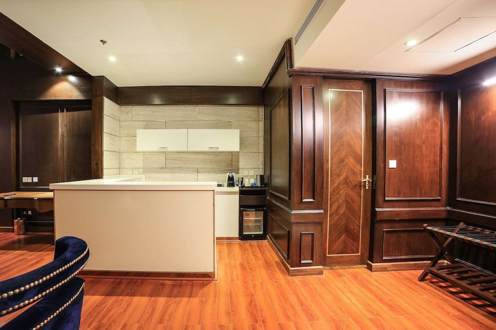 Best Western Premier Islamabad Premier Suite, 1 Double Bed, Non Smoking 3