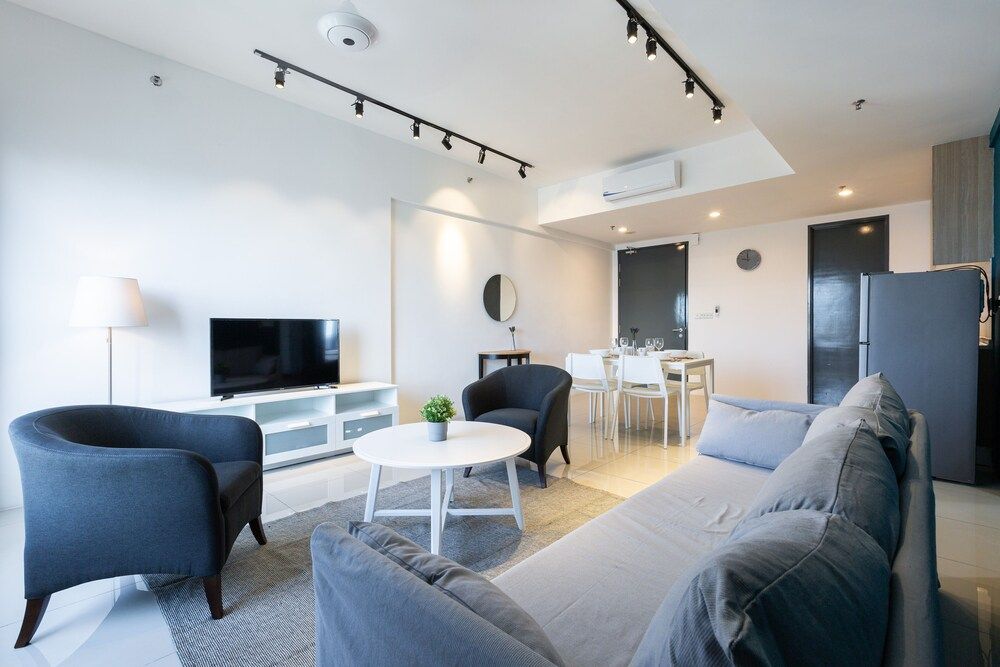 Tropicana 218 Macalister Signature Apartment, 2 Bedrooms, City View 6