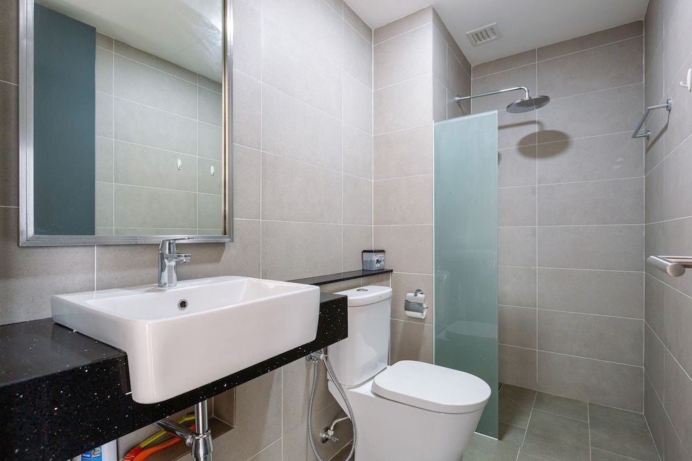 Tropicana 218 Macalister Signature Apartment, 2 Bedrooms, City View 4