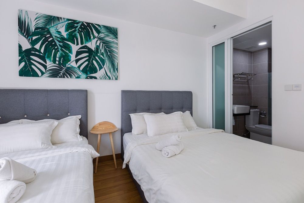 Tropicana 218 Macalister Superior Apartment, 2 Bedrooms, City View